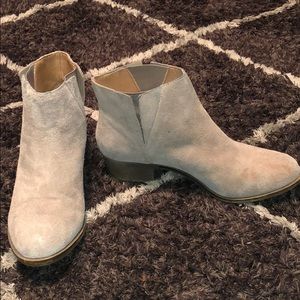 Lucky Brand Light brown suede booties in Tan